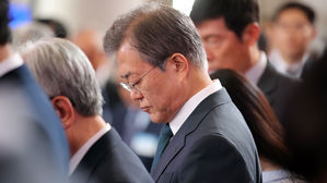 [풀영상] 문 대통령 "분단, 독립운동 역사 갈라 놔…역사 공유하면 가까워질 것"