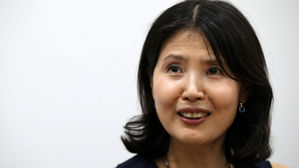 최영미 "고은 손배소 소장 받았다&hellip;힘든 싸움 시작"