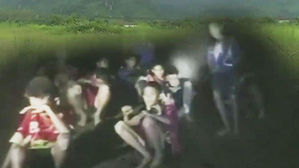 '동굴 실종' 태국 아이들, 기적적으로 열흘 만에 생존 확인