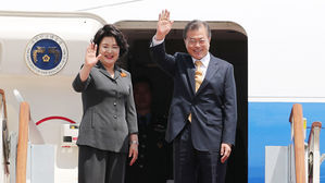 문 대통령, 인도로 출발…'新 남방정책' 교두보 확보