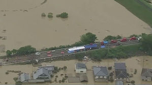 문 대통령 "서일본 폭우피해 위로…어려운 시기 빨리 지나가길"