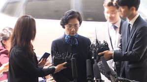 경찰, '특수·상습폭행 혐의' 이명희 불구속 검찰 송치