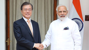 문 대통령, 모디 인도 총리와 정상회담 시작