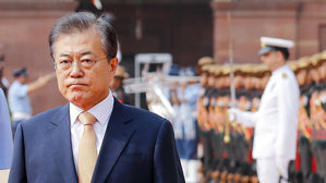 문 대통령 "기무사 계엄령 관련 오간 문건, 즉각 제출하라" 지시