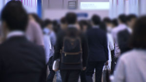 "소득 200만 원 이하 20∼30대, 최저임금 인상 후 소득감소 5%뿐"