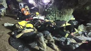 '동굴의 기적' 찬란한 구조엔&hellip;다국적 영웅들이 있었다