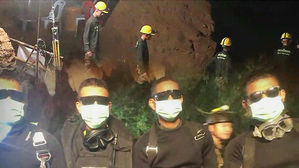 태국 '동굴의 기적' 일궈낸 다국적 구조대&hellip;"진정한 영웅"