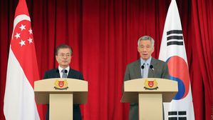 문 대통령 "한·싱가포르 관계 격상 협의…정부·국민 교류 확대"