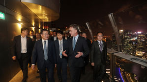 문 대통령 부부, 김정은 갔던 싱가포르 마리나베이샌즈 방문