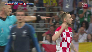 [영상][프랑스:크로아티아] 라키티치, 아쉽게 벗어나는 슈팅!