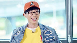 [SBS Star] Yu Jae Seok Renews His Contract with FNC Entertainment