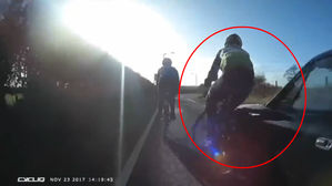 [뉴스pick] 달리던 자전거 운전자 들이받고 그대로 도주&hellip;"길을 막아 화났다"