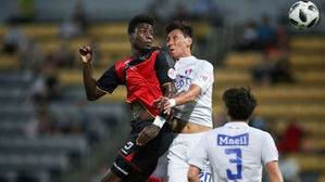 '말컹 시즌 13호 골' 경남, 수원과 2대 2 무승부&hellip;2위 수성