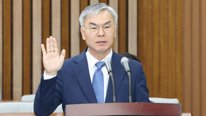 국회 인사청문특위, 김선수 청문보고서 채택…한국당 퇴장