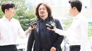 이재명 경기도지사 '여배우 스캔들' 관련 김어준, 경찰출석