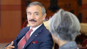 문 대통령, 미국 등 5개국 주한대사 신임장 받아