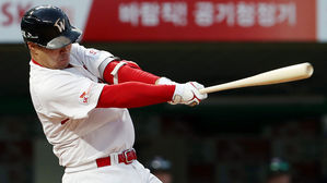 최정, 허벅지 부상으로 3주 재활 전망… AG에도 먹구름