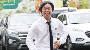 '김부선 사과문' 대필 의혹 주진우 경찰 출석&hellip;"나는 제3자"