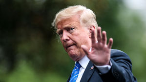 트럼프, 전용기서 멜라니아 TV에 CNN 켜진 것 보고 측근에 '격노'