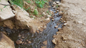 칠곡서 축사 분뇨 4시간 동안 계곡으로 유출&hellip;피서객들 고통