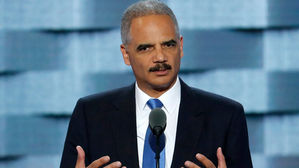 에릭 홀더 전 美법무 "차기대선 출마 여부, 내년 초 결정"