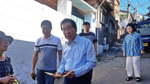 '박원순 옥탑방' 민원인들로 북적&hellip;새벽 5시부터 기다리기도