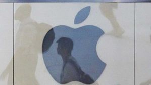 "트럼프 관세 부과되면 애플워치 가격 10% 이상 오른다"