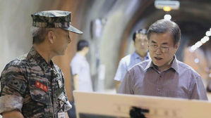 靑, 문 대통령 휴가 공개…계룡대 주변 군 시설 방문