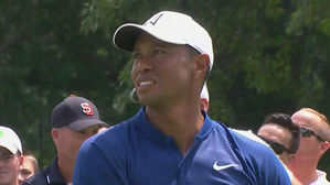 우즈, 18번홀서 15m 버디퍼트 성공&hellip;WGC 공동 14위로 출발