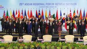 日 고노, 北 리용호에 "북·일도 정상회담하자"…北 "접촉했을 뿐"