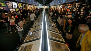 미국 언론박물관 뉴지엄, '가짜뉴스' 티셔츠 판매 논란