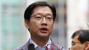 김경수 본격 조사&hellip;특검, 진술 하나하나 카메라로 녹화