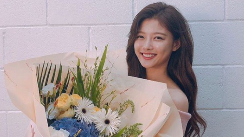 [SBS Star] Kim Yoo Jung Shares an Update on Her Health & Promises to Return Soon