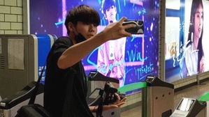 [스브스타] 데뷔 1주년 '지하철 광고' 인증하다 팬들에게 목격된 워너원 멤버