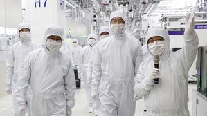 김동연, 삼성 건의에 "인력양성 적극지원…약 값 규제는 신중 검토"