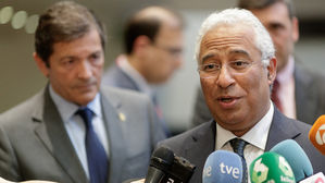 포르투갈 총리, 집무실서 TV로 "산불상황 긴밀 파악"…비난 자초