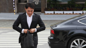 '보물선 사기' 의혹 최용석 신일해양기술 대표 경찰 출석