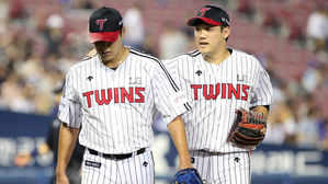 프로야구, LG 충격의 8연패…5위도 위태