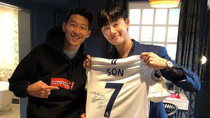 [SBS Star] Park Seo Jun Channels His Inner Soccer Fanboy Next to Son Heung-min