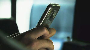 여교사 치마 속 촬영&middot;유포 고등학생 6명 퇴학&hellip;경찰 조사