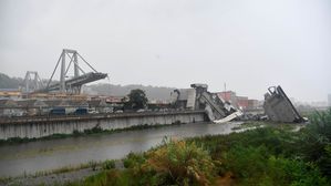 [영상] 이탈리아 제노바 고속도로 교량 붕괴&hellip;"수십 명 사망"