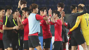 한국 축구, 바레인 상대로 6대0 완파&hellip;'황의조 해트트릭'