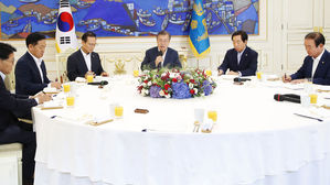 문 대통령 "판문점선언 국회 비준 요청…선거제 개편 강력 지지"