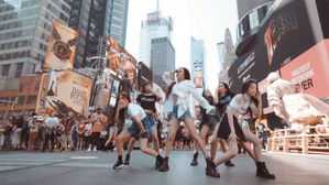 [SBS Star] VIDEO: (G)I-DLE Wows New Yorkers with Its BTS 'FAKE LOVE' Cover