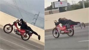 [영상pick] 도로 위 무법자&hellip;'슈퍼맨' 자세로 오토바이 타는 운전자