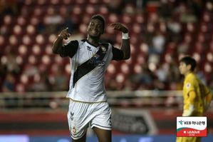 '말컹 해트트릭' 경남, 포항 3-0으로 꺾고 10경기 무패 행진