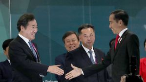 이총리, 北 리룡남 부총리와 아시안게임 개막식 함께 관람