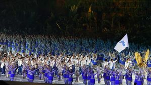 한반도기 휘날리며&hellip;손맞잡은 남북, 역대 11번째 공동입장