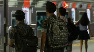 병사 '평일 외출' 시범운용, 육&middot;해&middot;공&middot;해병대 13개 부대로 확대