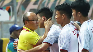 베트남축구 AG 첫 8강…"기적의 박항서, 베트남을 꿈꾸게 하다"